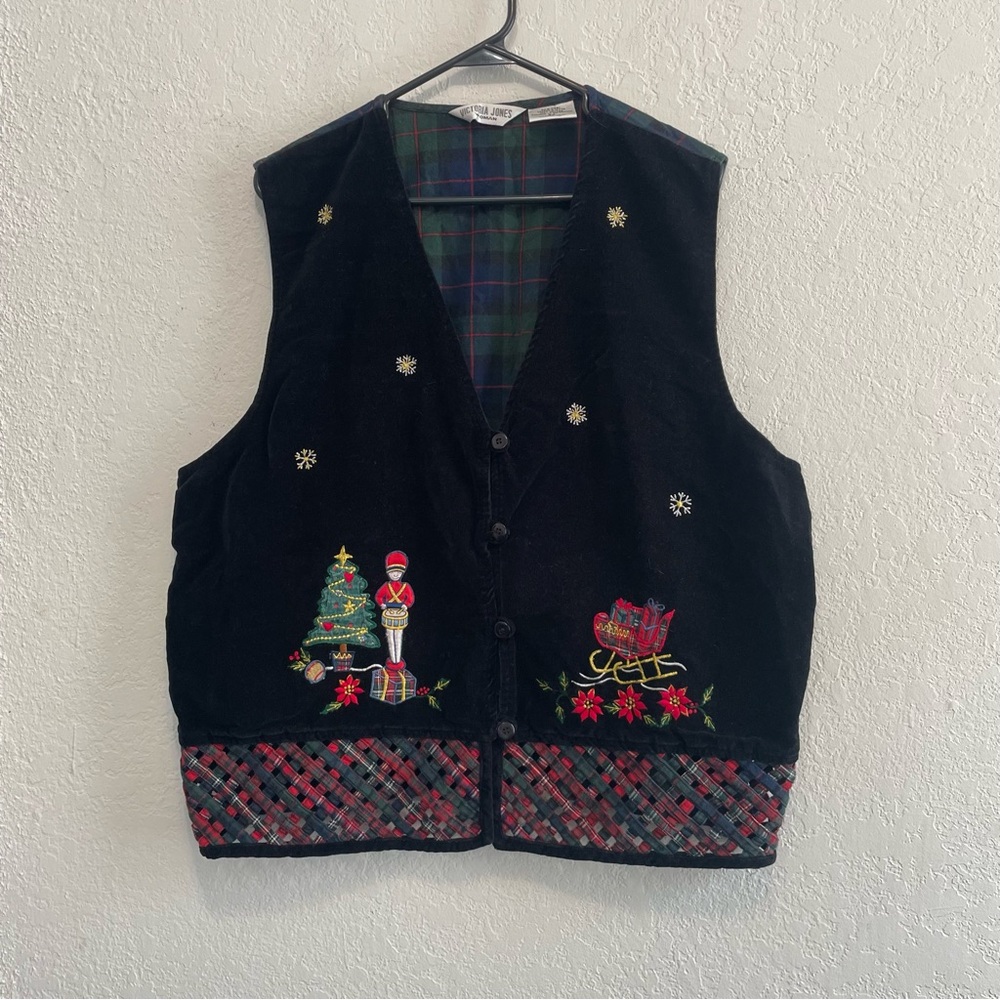 Victoria Jones Black Velvet Embroidered Vest Holiday Christmas Lattice Detail 2X